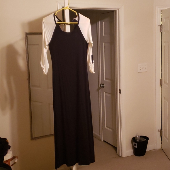 Dress - Picture 1 of 2